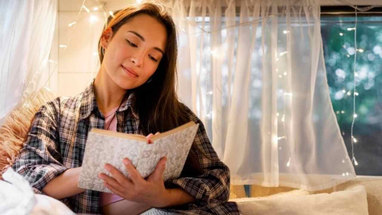 Cara Mudah dan Seru Dapat Saldo DANA hingga 200 Ribu dengan Nonton Video dan Baca Novel, Untung Banget Bestie