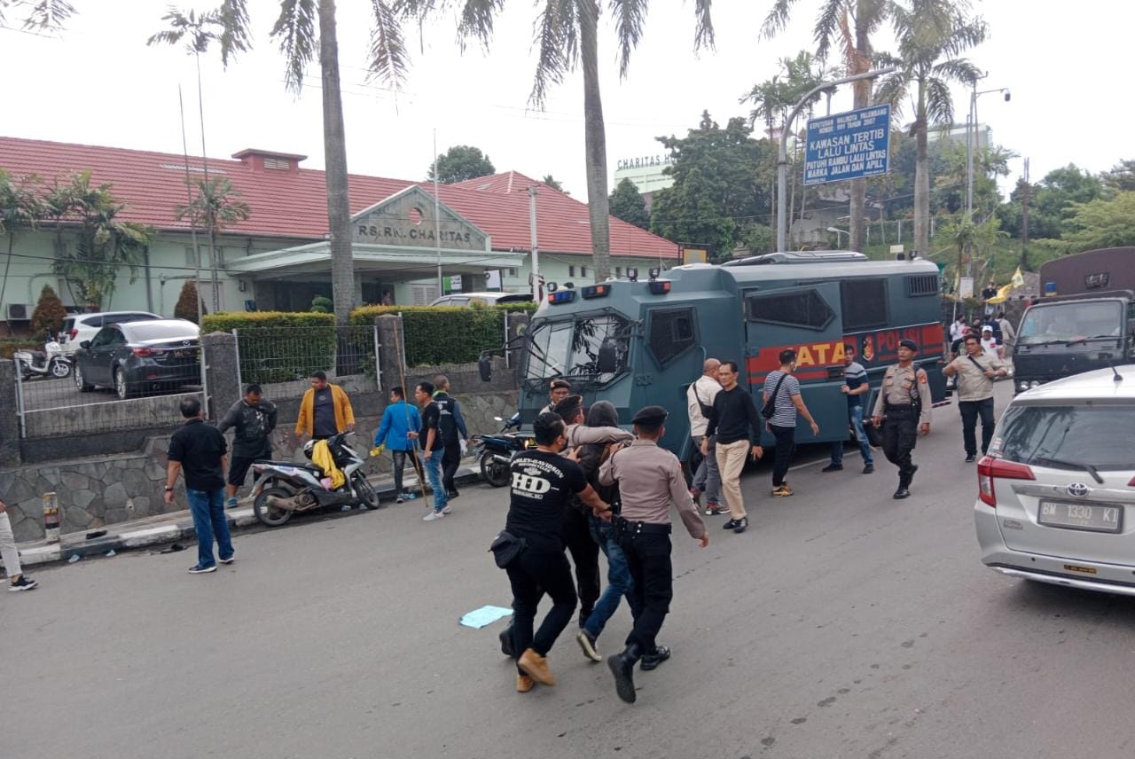  Puluhan Pendemo Digiring ke Mapolrestabes Palembang 