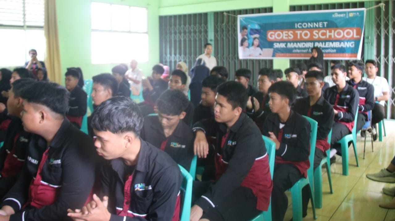 ICONNET Ajak Siswa SMK Mandiri Belajar Langsung Dunia Fiber Optik Lewat Program TEFA