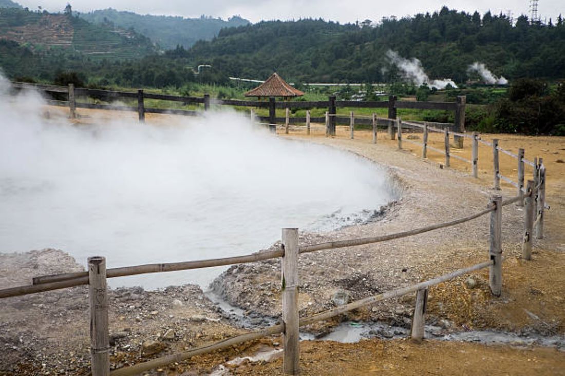 Liburan di Kota Batu Jawa Timur, 3 Wisata Air Panas Ini Bikin Lelahmu Hilang Seketika!