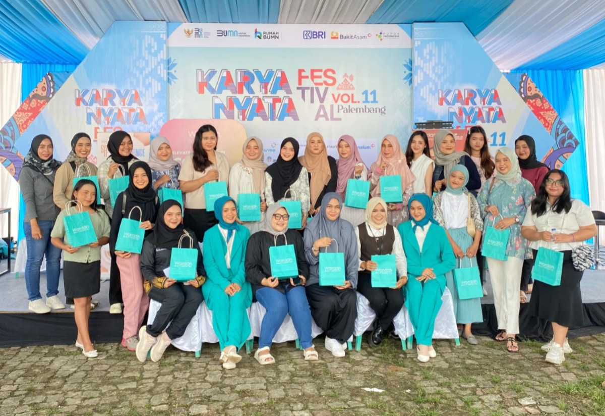 Wardah Ajarkan Cara Berdandan Cantik dan Rapi Sesuai Usia di Karya Nyata Festival