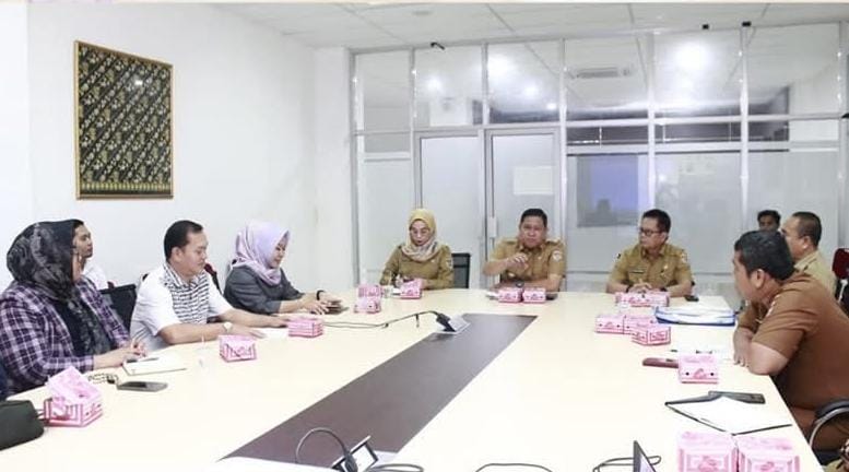 Pj Wako Lubuk Linggau H koimudin Pimpin Rapat Pembahasan Kelangkaan Gas 3 Kg