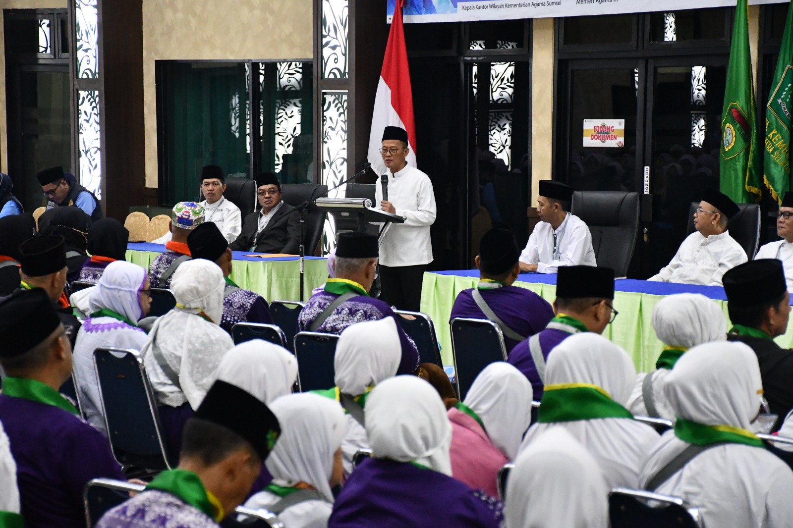 Lepas Kloter 4, Kakanwil Kemenag Sumsel Titip Pesan Penting untuk Jemaah Haji Sumsel