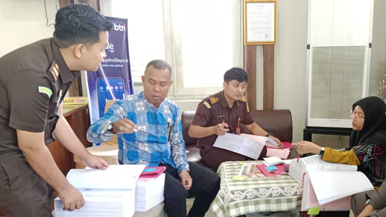 Berkas 5 Tersangka Dugaan Korupsi Sawit Dilimpahkan Kejari Mura, Salah Satunya Mantan Gubernur Bengkulu