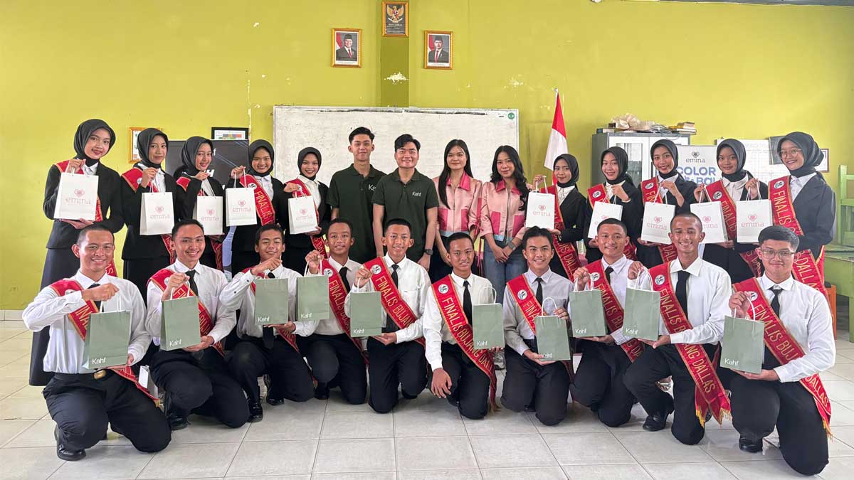 Tampil Maksimal! Emina dan Kahf Ajarkan Skincare dan Makeup ke Finalis Bujang Gadis SMAN 18 Palembang