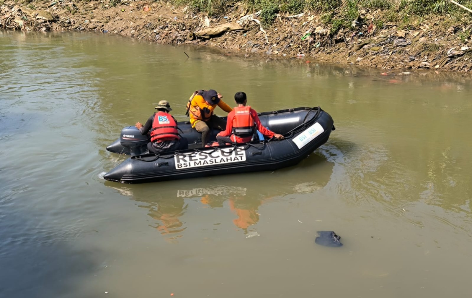 Tim Rescue BSI Maslahat Ikut Aktif Pencarian Orang Hilang di Kali Bekasi