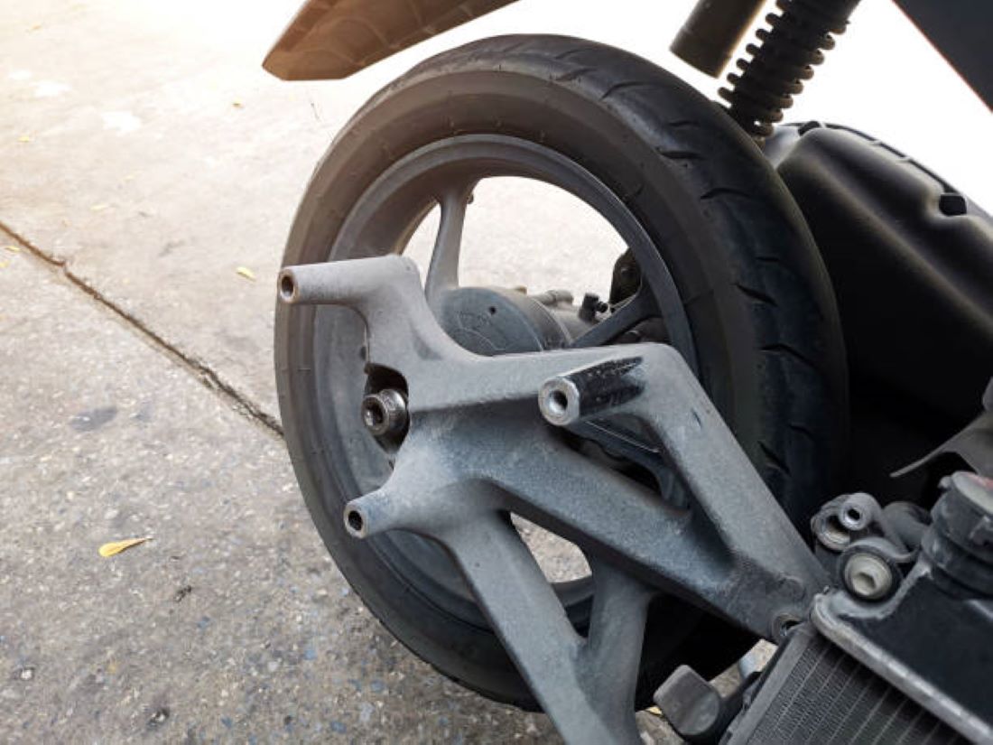 TERUNGKAP! Ini Penyebab Ban Belakang Motor Cepat Botak