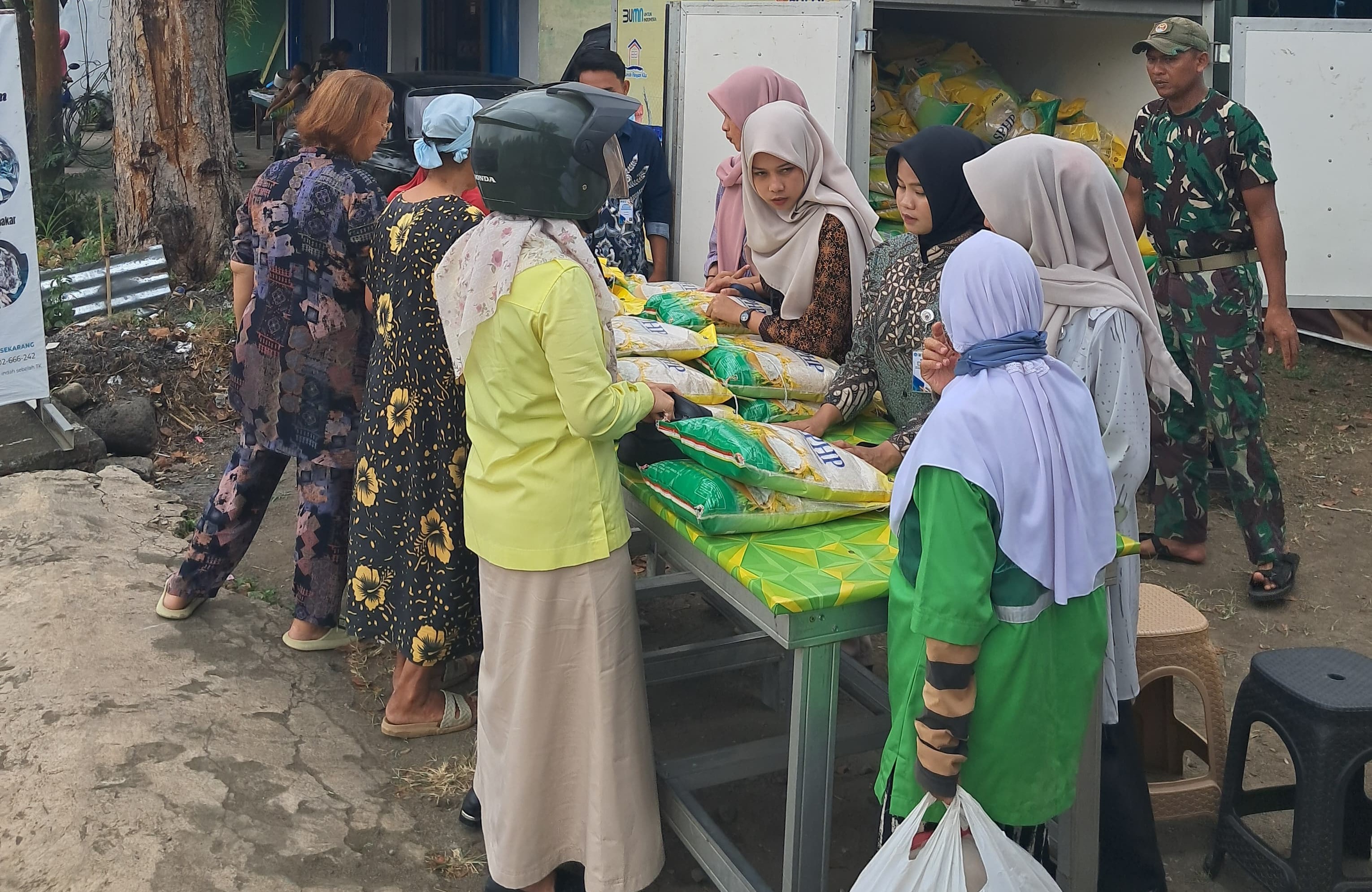 Perum Bulog KC Lubuk Linggau dan Kodim 0406 Gelar Gerakan Pasar Murah Beras SPHP