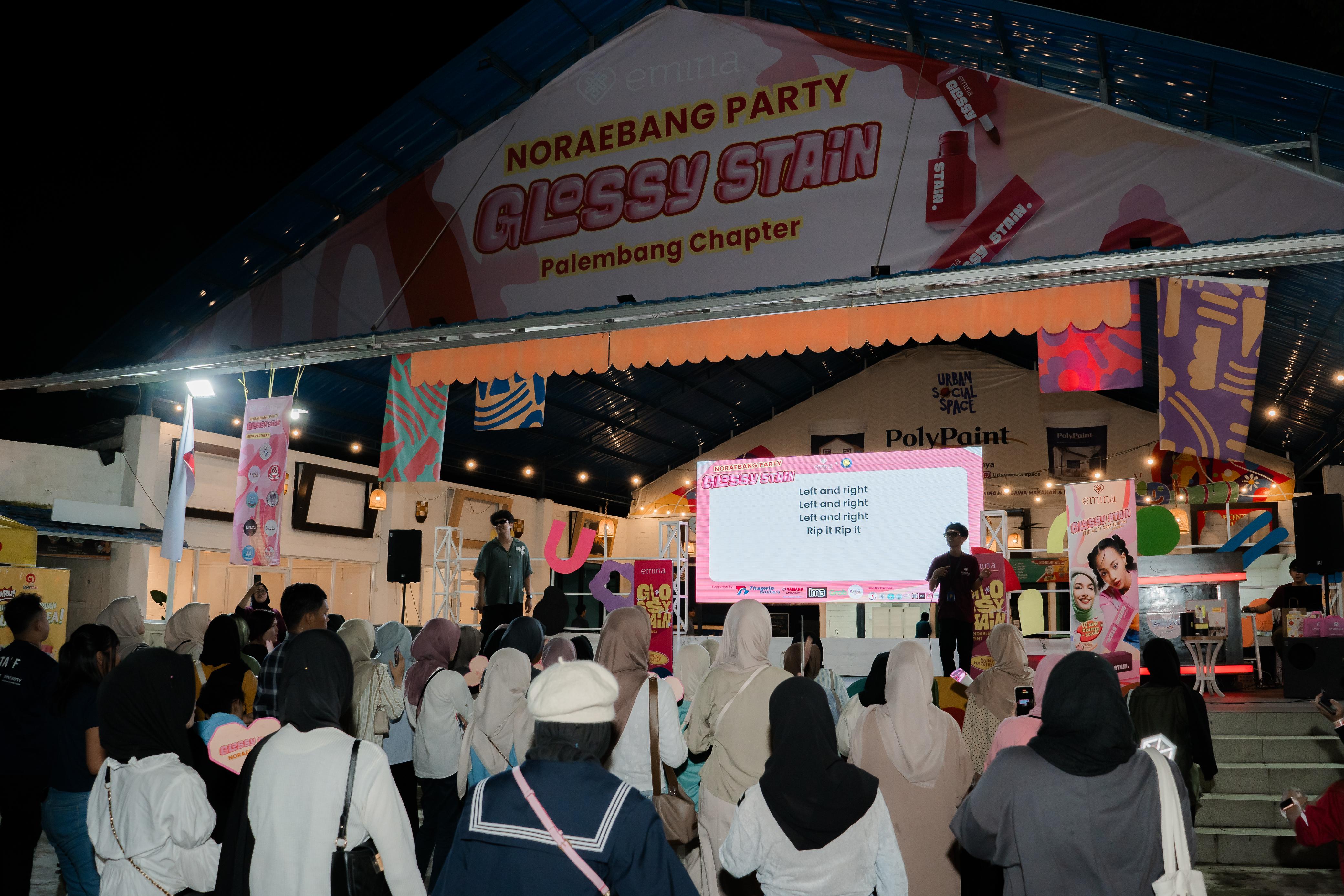 Serunya Emina Noraebang Party Glossy Stain di Urban Social Space Palembang