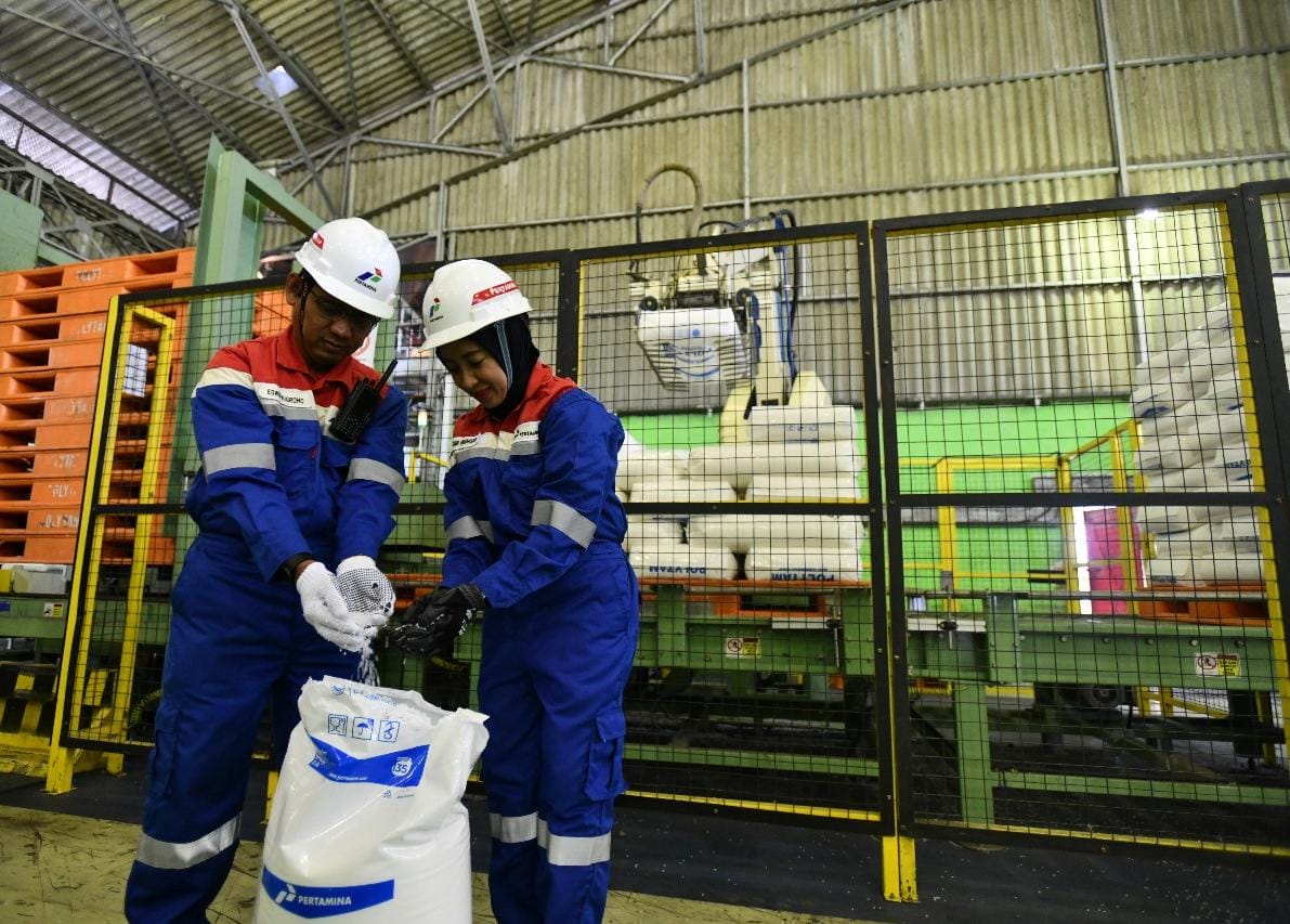 Kilang Pertamina RU III Plaju Target Produksi Lebih Dari 42 Ribu Ton Biji Plastik ‘Polytam’ di 2024