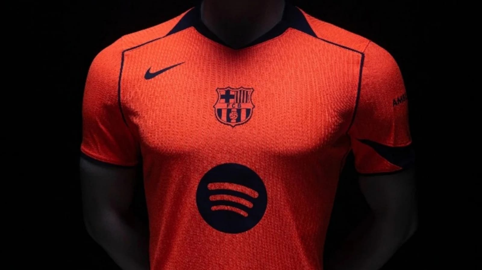 Barcelona Rilis Jersey Ketiga Nuansa Retro Terinspirasi dari Tim Bersejarah