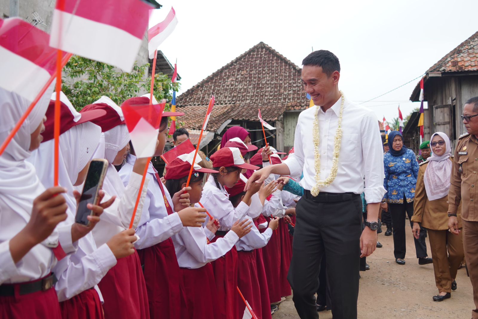 Pembangunan Jalan Poros di OKI Percepat Mobilitas dan Dorong Ekonomi Warga