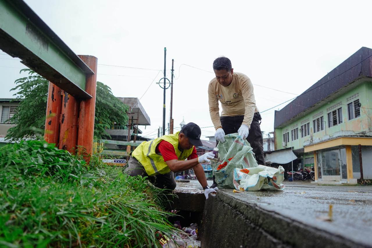 Bersih-Bersih Ala Badak LNG di Hari Peduli Sampah Nasional 2025