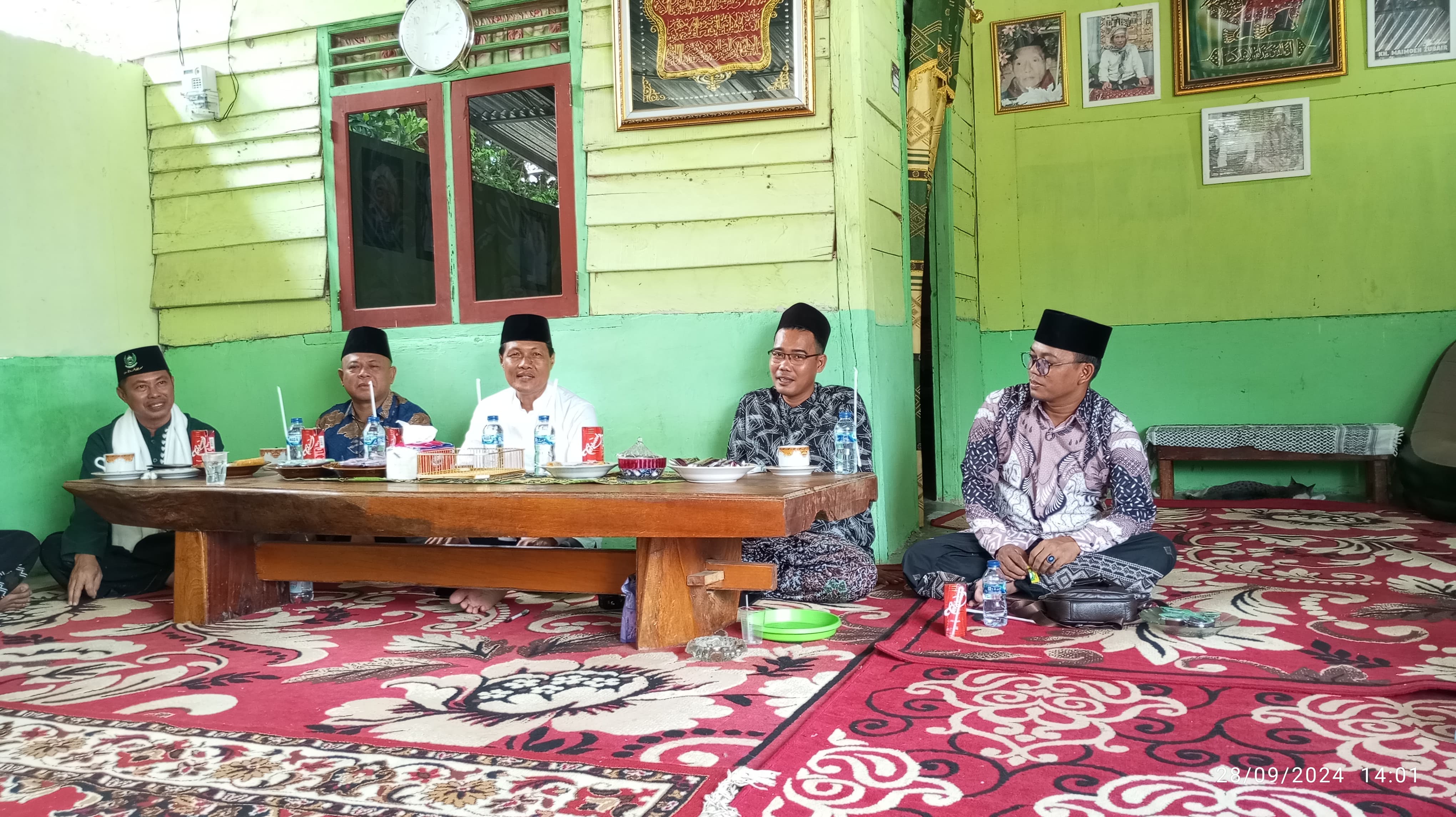 Beda Dengan Yang Lain, Paslon Pemimpin Muara Enim No Urut 2 Mengutamakan Sowan Pada Kiyai dan Santri