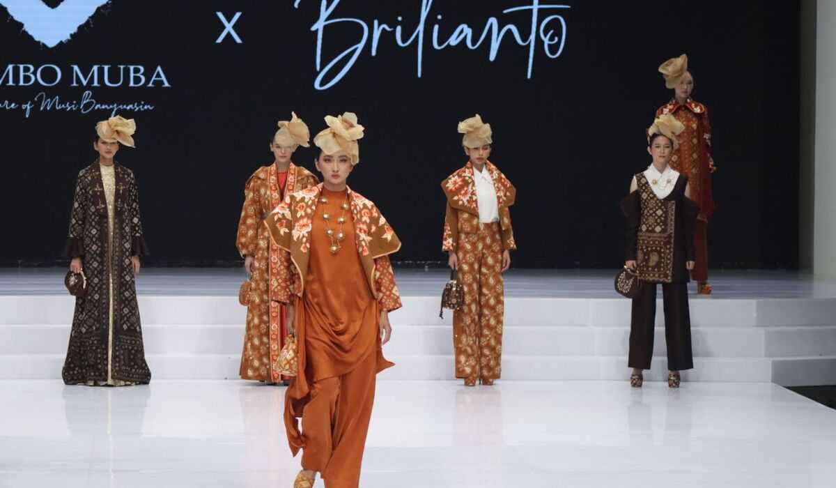 Tampil di IFW 2024, Gambo Muba Pukau Pecinta Fashion 