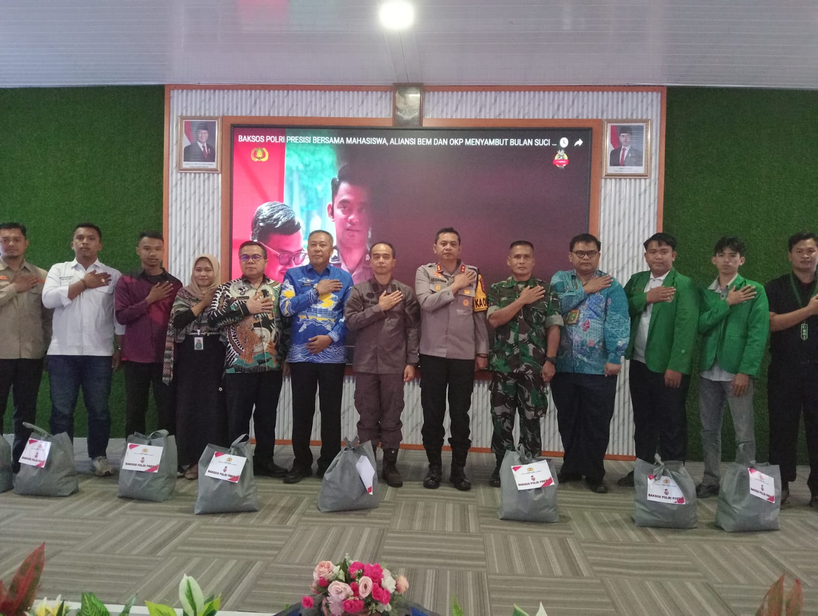 Baksos Polri Presisi 2025, Polres OKI Bagikan 200 Paket Sembako