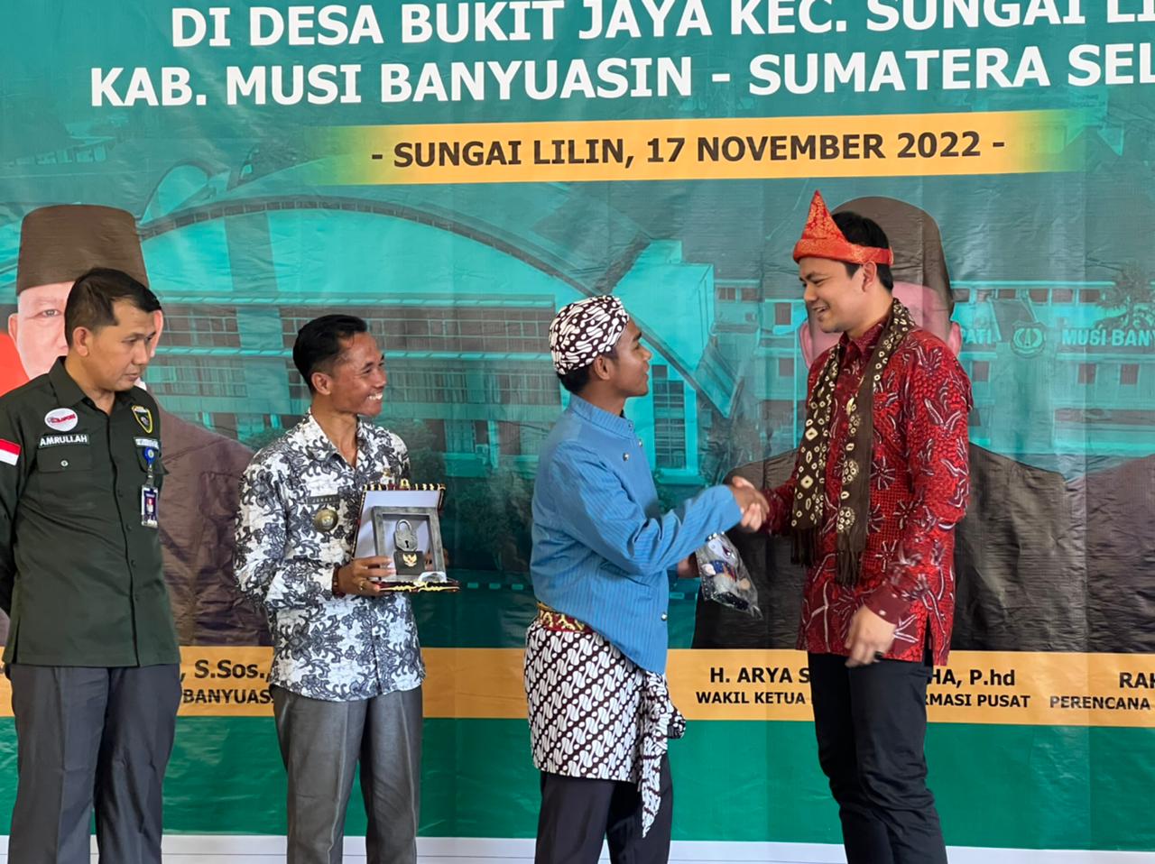 Kunjungi Desa Bukit Jaya Komisi Informasi Pusat Lakukan Visitasi Evaluasi dan Apresiasi KIP Desa 2022