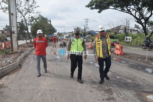 Simpang Macan Lindungan Ditutup, Warga Palembang Diimbau Jangan Lawan Arus