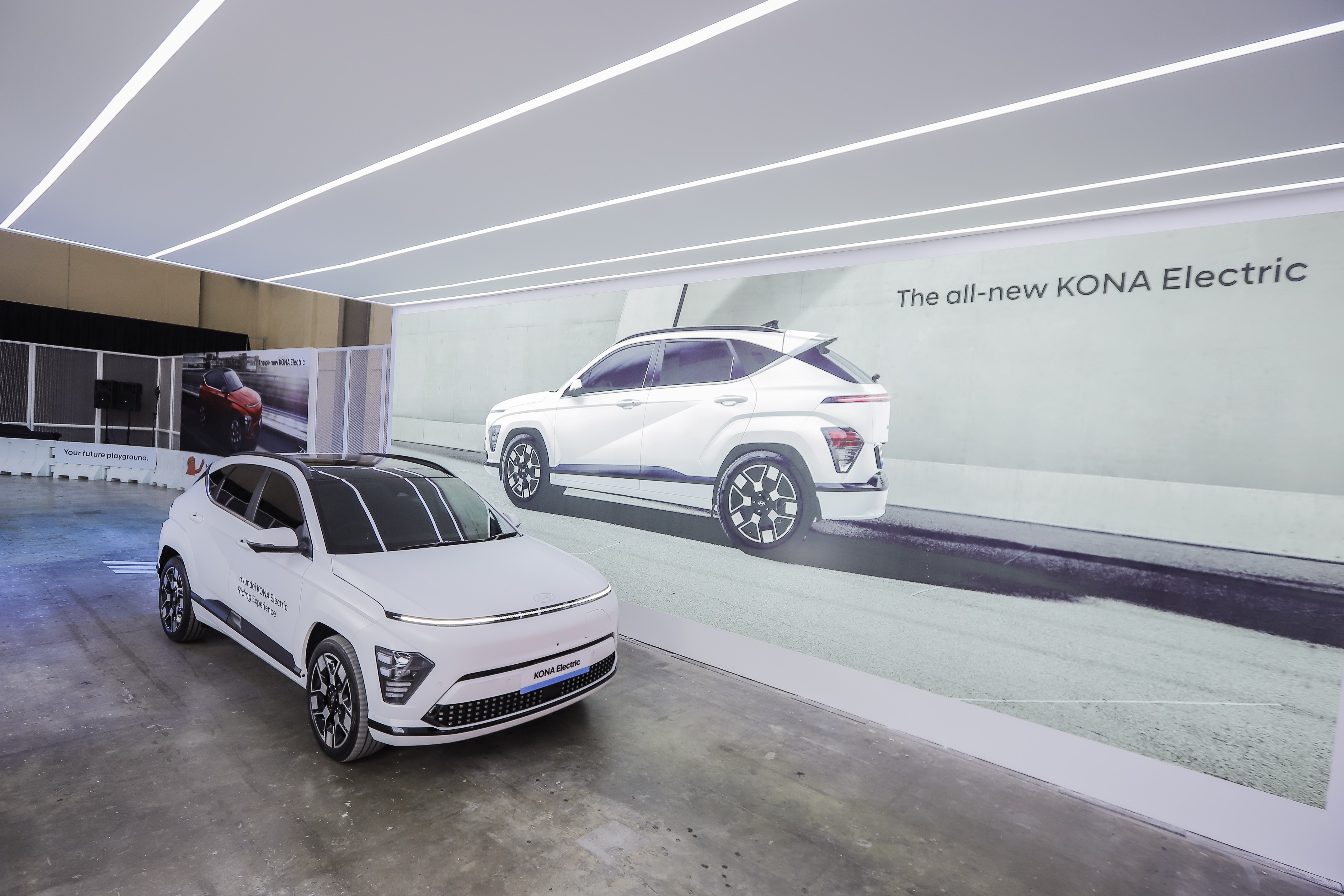 Hyundai Serahkan All New Kona Electric ke Pelanggan, Termasuk Unit Khusus Bluebird di IKN