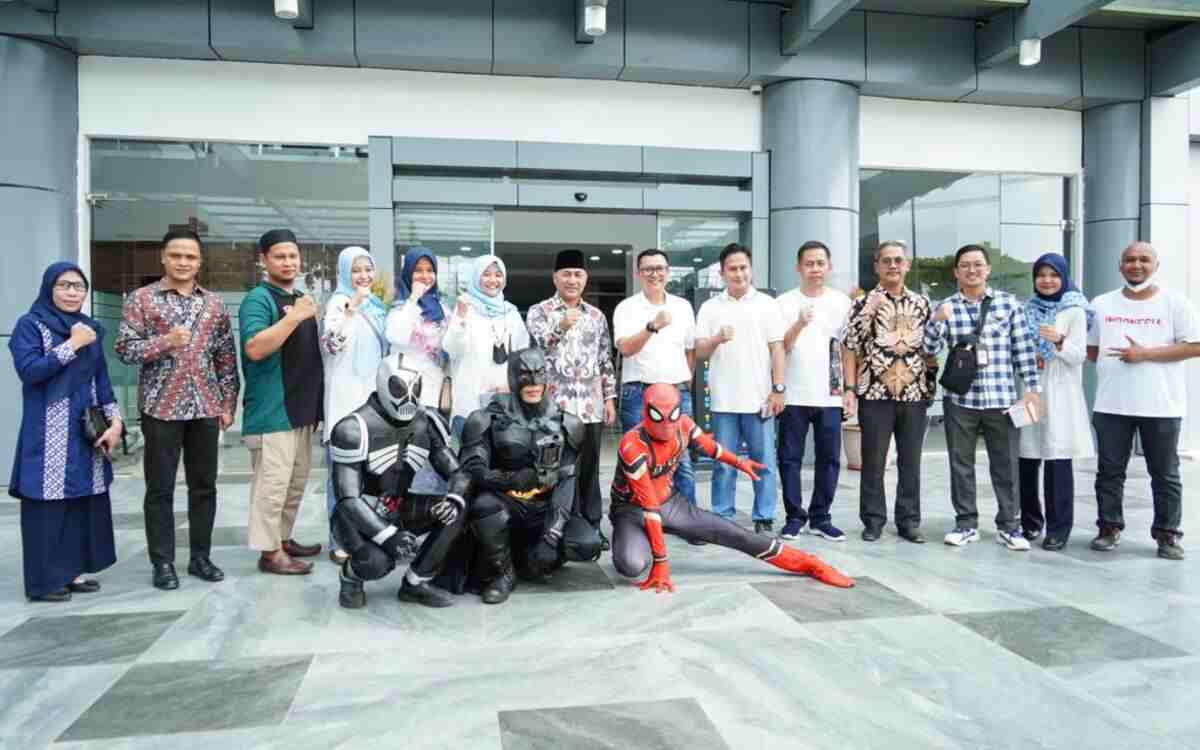 Wow! Pj Bupati Apriyadi Boyong Batman dan Spiderman ke Muba