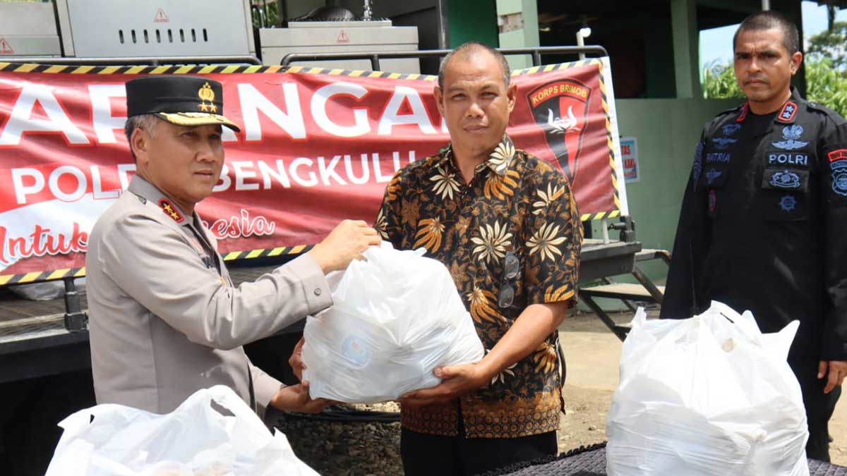 Kapolda Bengkulu Berikan Dukungan Moril, Pantau Langsung Kegiatan Trauma Healing Pasca Gempa 6,3 SR