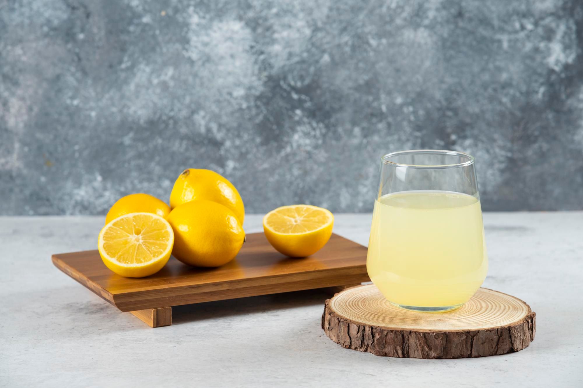 Minum Air Lemon Hangat Sebelum Tidur, Rasakan Manfaatnya Ketika Bangun Pagi! Hal Tak Terduga Bakal Terjadi 