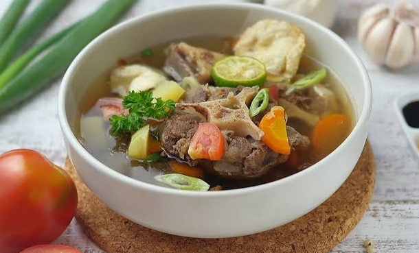 Rekomendasi Kedai Makan Sop Buntut Terenak di Palembang! Super Maknyus dan Kaya Akan Cita Rasa