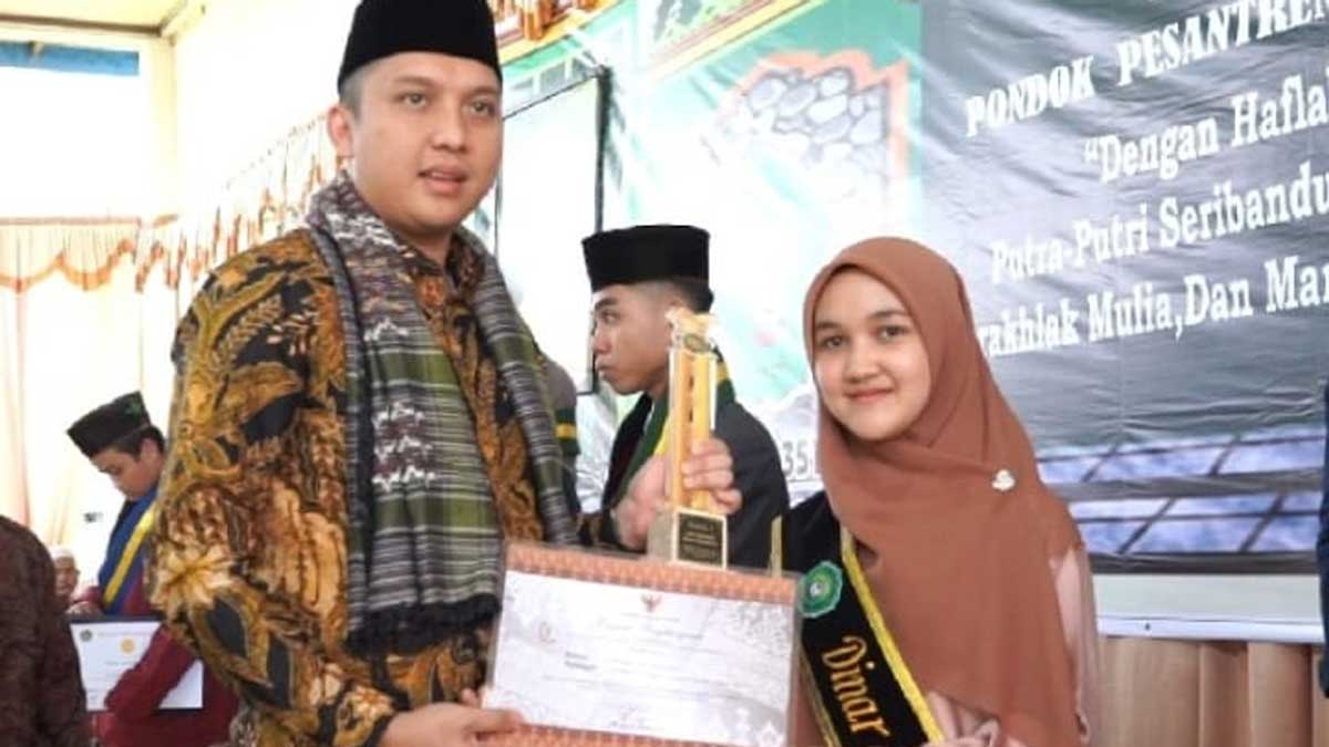 Bupati Ogan Ilir Hadiri Haflah Ke 93 Ponpes Nurul Islam, Putra-Putri Seribandung Senang