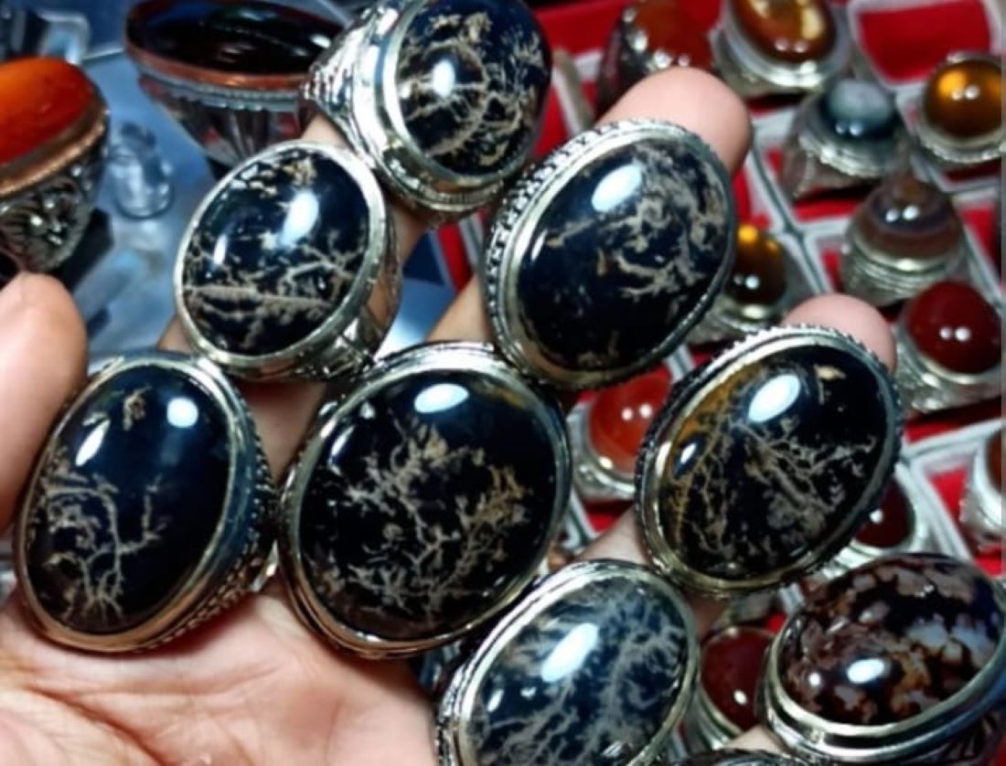 MEWAH! Inilah 6 Batu Akik Bermotif Koleksinya Para Konglomerat