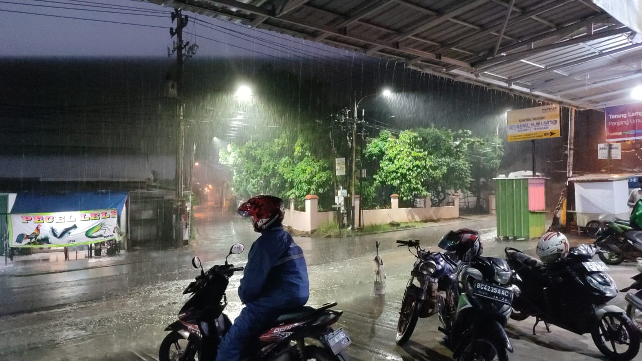 Palembang Diguyur Hujan Deras, Hindari 15 Titik Ini Jika Tak Mau Terjebak Banjir