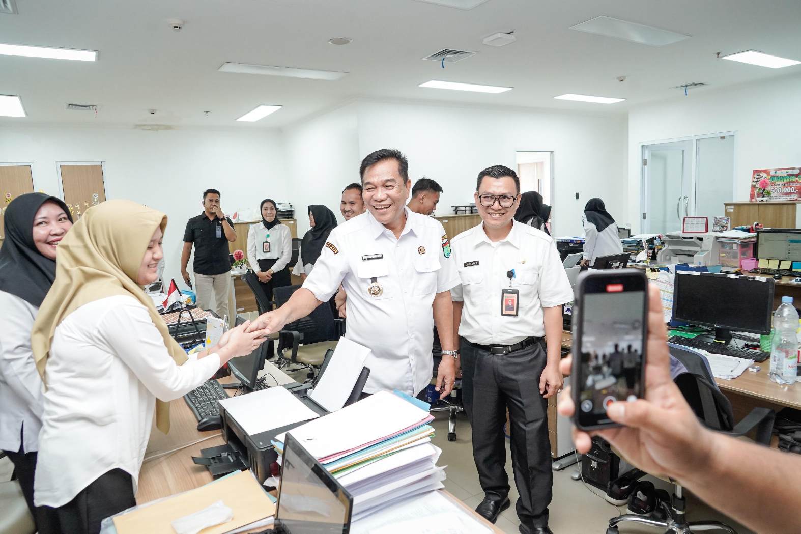 Pastikan Layanan Berjalan Baik, Bupati Muba Tinjau OPD Pelayanan Pasca Libur Lebaran 2025