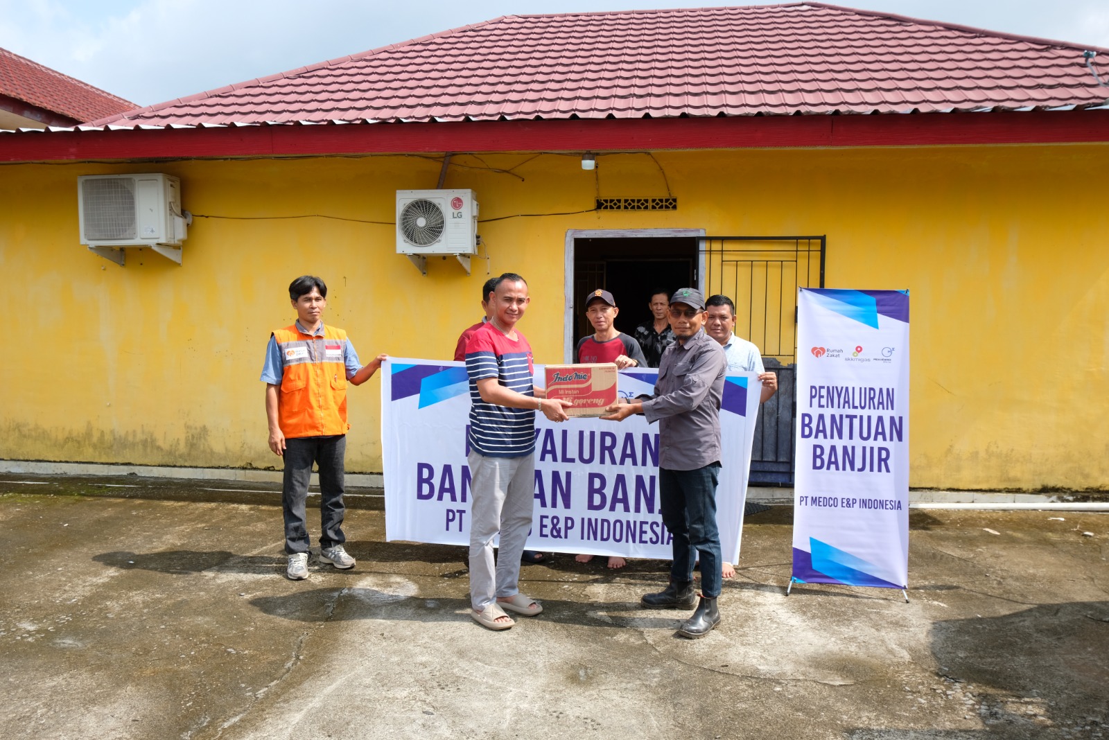 Peduli Korban Tedampak Banjir, Medco E&P Salurkan Bantuan Untuk Masyarakat di Musi Banyuasin