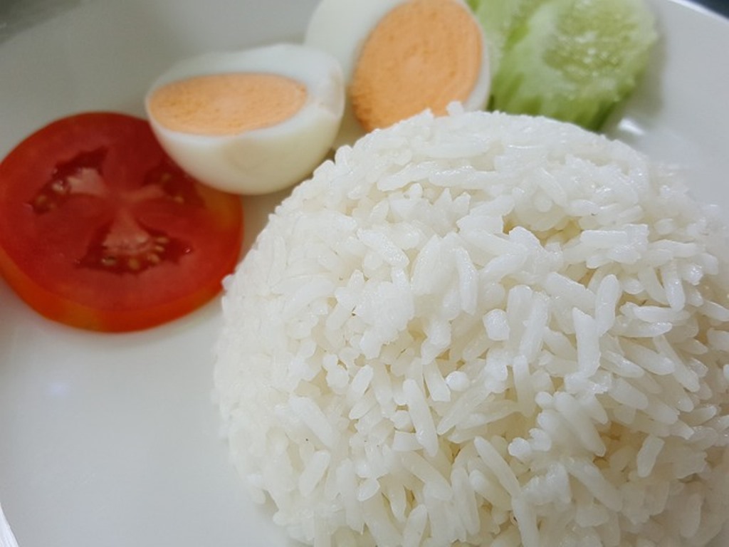 BAHAYA! 5 Kelompok Orang Ini Dilarang Makan Nasi, Begini Ciri-Cirinya