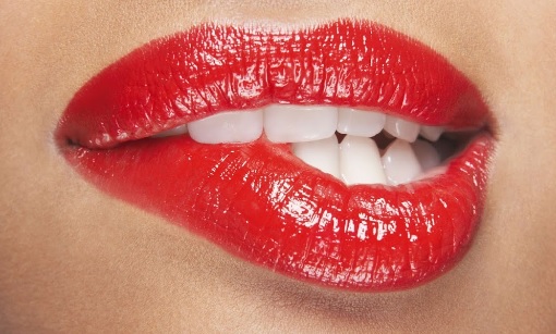 Tips untuk Membuat Bibirmu Merah Alami Tanpa Lipstik 