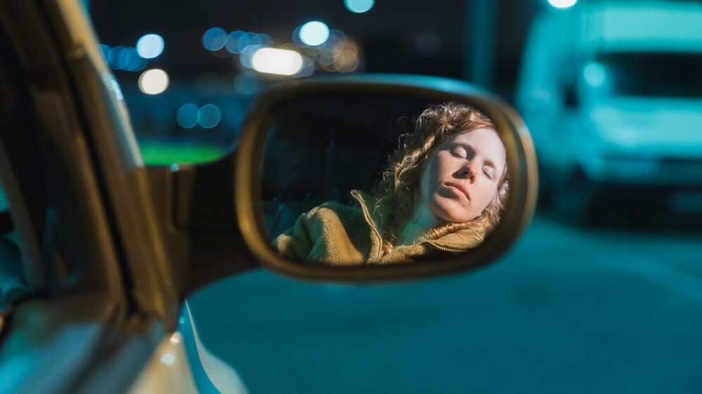 Tidur di Dalam Mobil Saat Mudik Lebaran dengan AC Menyala, Amankah?