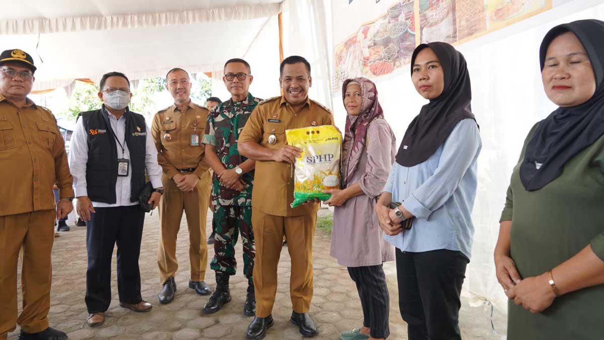 Turun Langsung ke Pasar Kayuagung, Wabup Supriyanto Beberkan Alasan Pemkab OKI Intervensi Harga Sembako