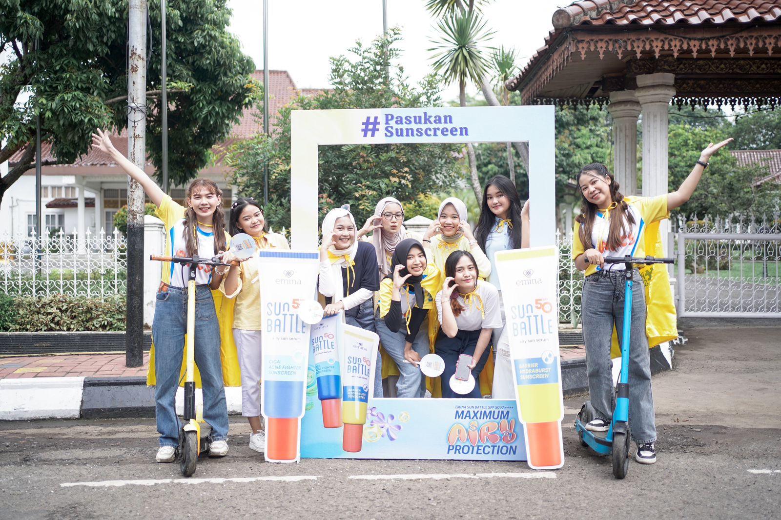 Kenalkan Sunscreen Sunbattle SPF 50, Emina Bagikan Ratusan Produk Gratis di Kambang Iwak