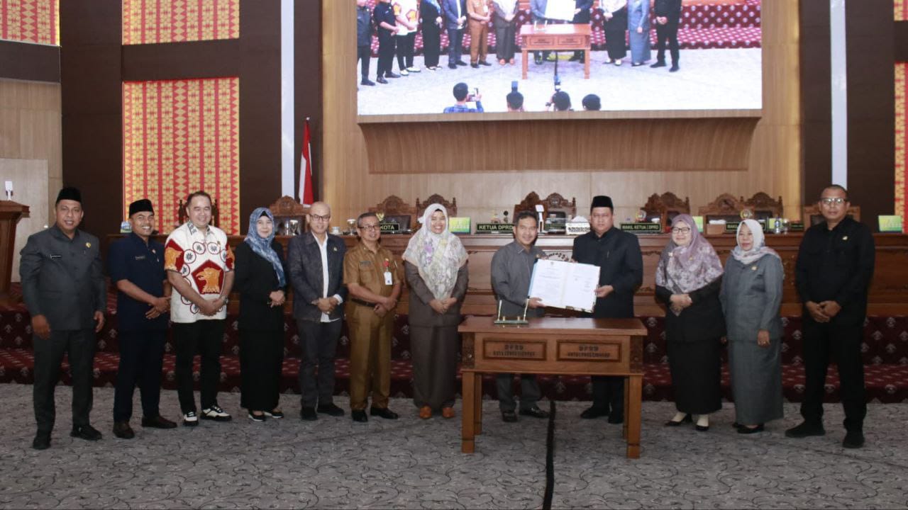 PJ Wali Kota H Koimudin Hadiri Rapat Paripurna dalam Rangka 3 Raperda Inisiatif DPRD Kota Lubuklinggau 