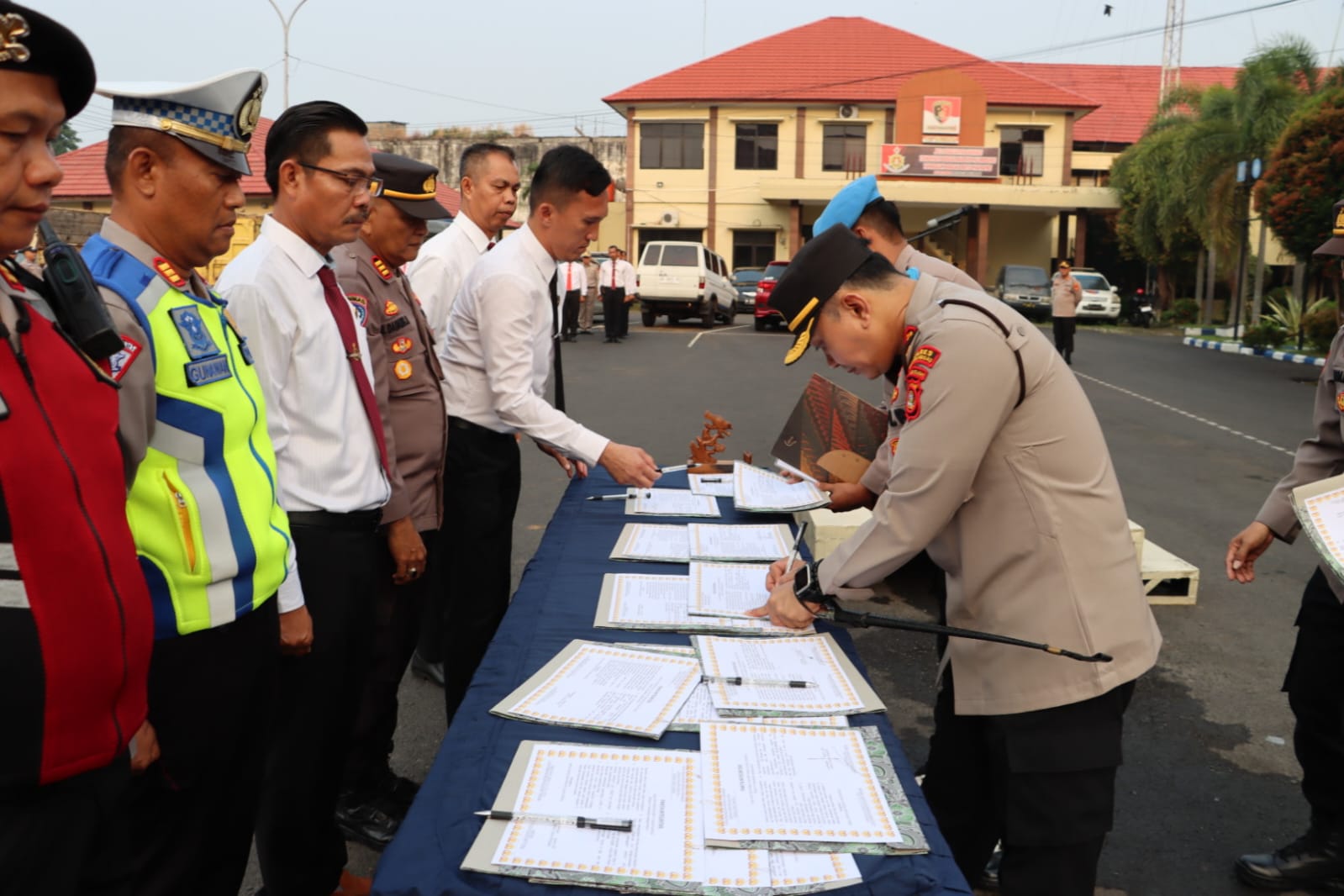 Dukung Akuntabilitas dan Transparansi, PJU Polres Lubuklinggau Tandatangani Fakta Integritas