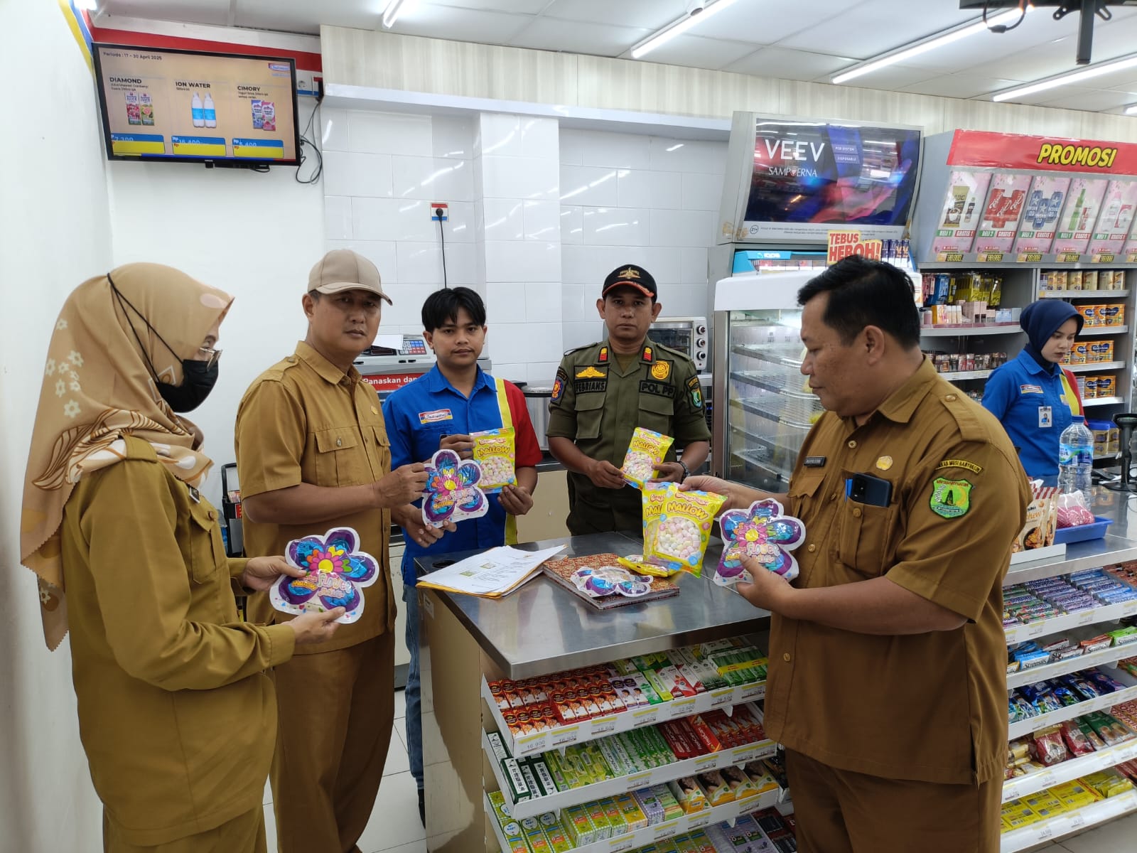 Disperindag Muba Amankan 9 Produk Berlabel Halal Mengandung Babi di Sejumlah Minimarket