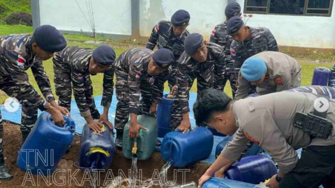 TNI AL Tegas Sita dan Musnahkan 665 Liter Miras Jenis Sopi, Ini Buktinya!