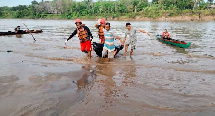 Kakek 60 Tahun Ditemukan Tewas Mengapung di Sungai Santapan Kandis