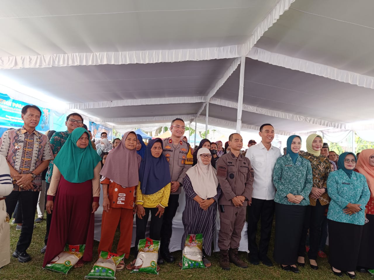 Kejari OKI Gelar Pasar Murah Bahagia, Ini Kata Bupati Muchendi