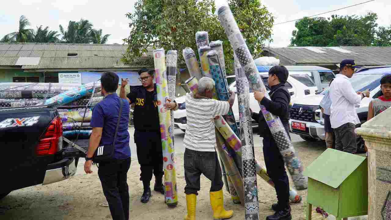 Respon Cepat Bencana Hidrometeorologi, Bea Cukai Langsa Serahkan Bantuan di Aceh Tamiang