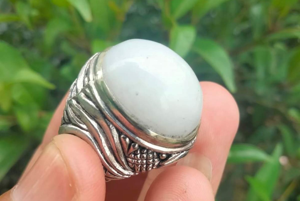 Menakjubkan! Berikut Deretan Manfaat Batu Akik Mani Gajah yang Jarang Diketahui Orang