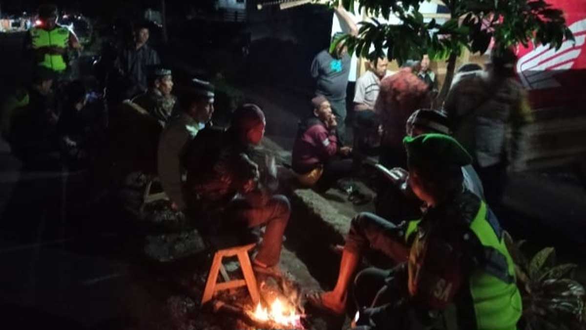 Sasar Jalinsum, Babinsa Koramil Kikim Cek Intensif Pos Satkamling Desa Bunga Mas