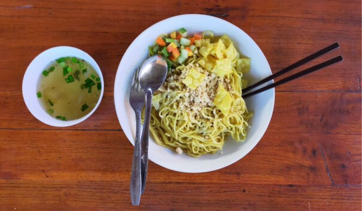 10 Makanan Favorit Orang Indonesia, Nomor 10 Anak Kos Banget