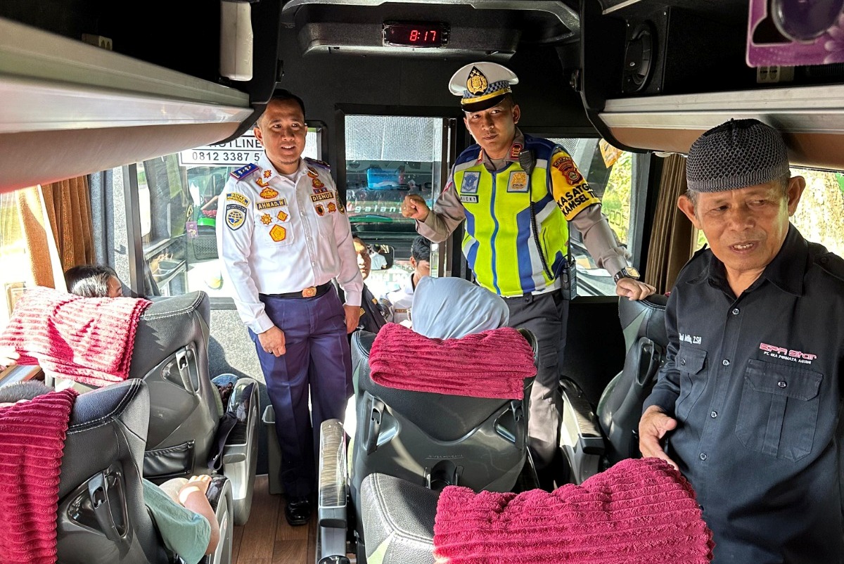 Satlantas Polres Muba Lakukan Ramp Check Bagi Bus Pemudik, Ini Poin Penting Disampaikan Kasat Lantas