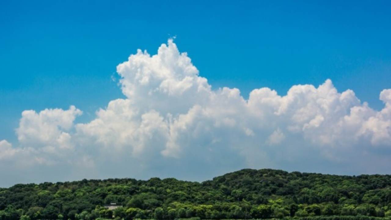 Prakiraan Cuaca Sumsel Minggu 4 Januari 2026: Palembang Berawan, OKU dan Lahat Hujan Ringan 