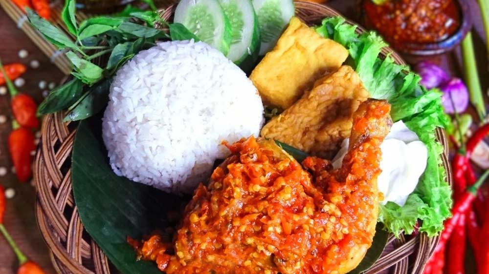 Resep Sederhana Ayam Penyet Enak Praktis Dan Menggugah Selera